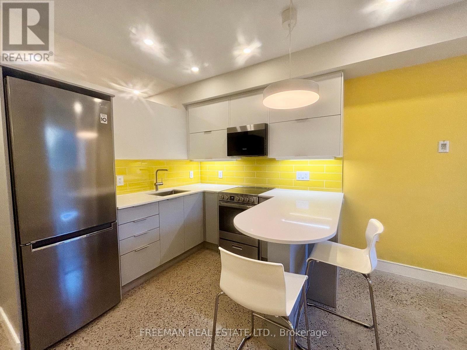 Lower - 122 Pendrith Street, Toronto, Ontario  M6G 1R7 - Photo 2 - W12939910