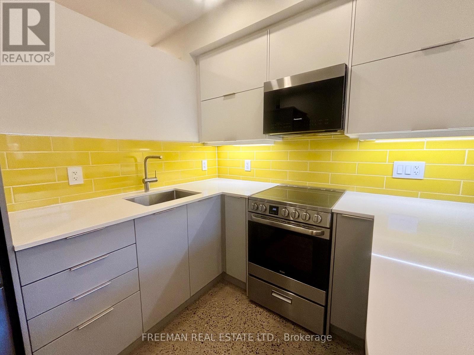 Lower - 122 Pendrith Street, Toronto, Ontario  M6G 1R7 - Photo 4 - W12939910