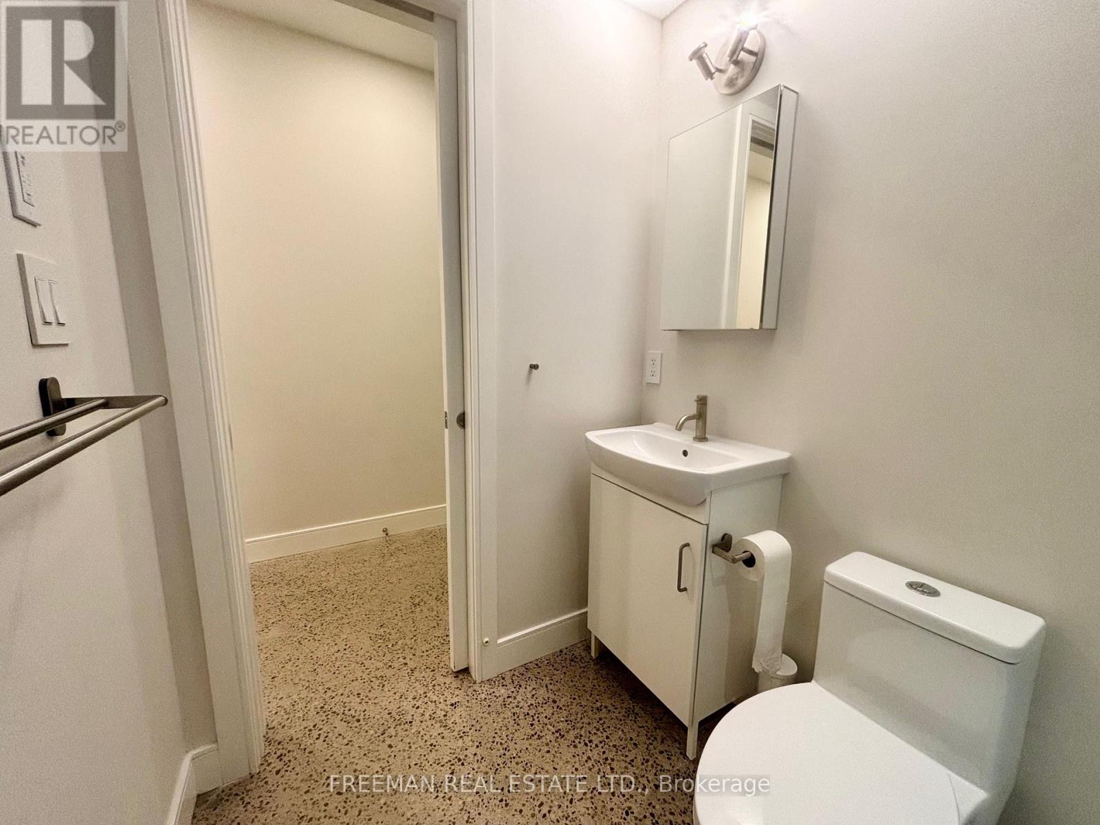 Lower - 122 Pendrith Street, Toronto, Ontario  M6G 1R7 - Photo 15 - W12939910