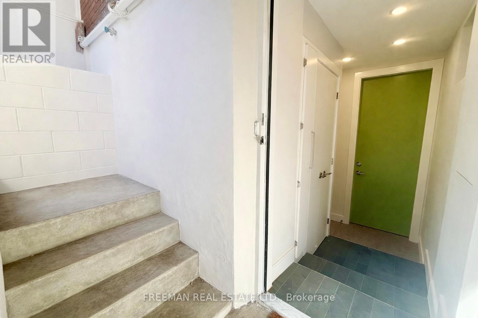 Lower - 122 Pendrith Street, Toronto, Ontario  M6G 1R7 - Photo 19 - W12939910