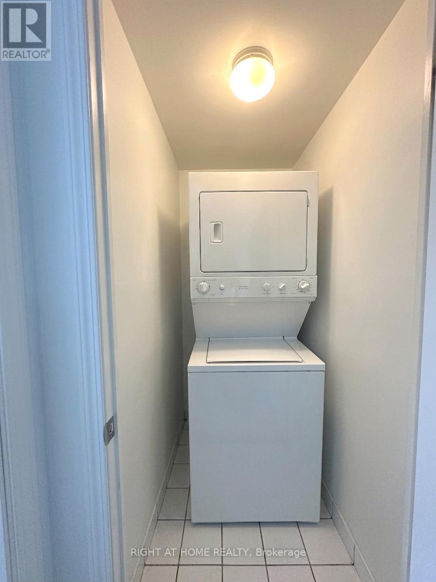 1701 - 1900 Lake Shore Boulevard W, Toronto, Ontario  M6S 1A4 - Photo 10 - W12942176