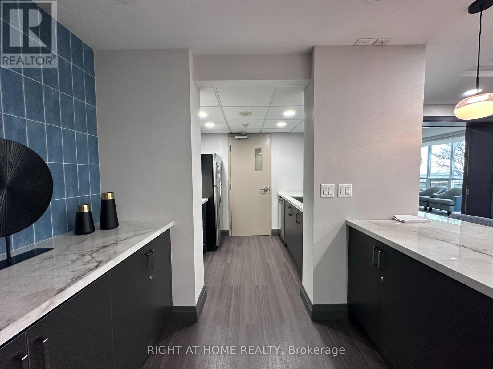 1701 - 1900 Lake Shore Boulevard W, Toronto, Ontario  M6S 1A4 - Photo 19 - W12942176