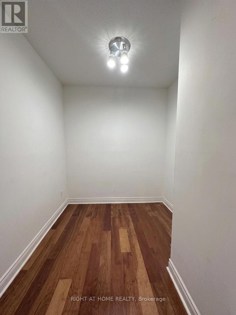 1701 - 1900 Lake Shore Boulevard W, Toronto, Ontario  M6S 1A4 - Photo 7 - W12942176