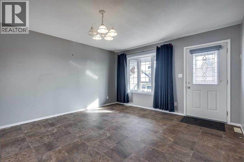 6110 38 Avenue, Stettler, Alberta  T0C 2L1 - Photo 12 - A2286937