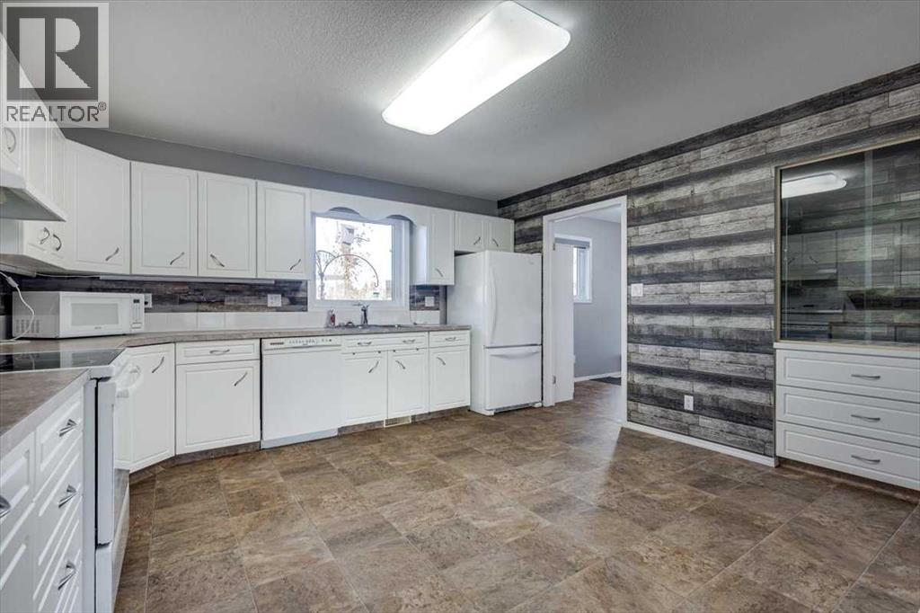 6110 38 Avenue, Stettler, Alberta  T0C 2L1 - Photo 14 - A2286937