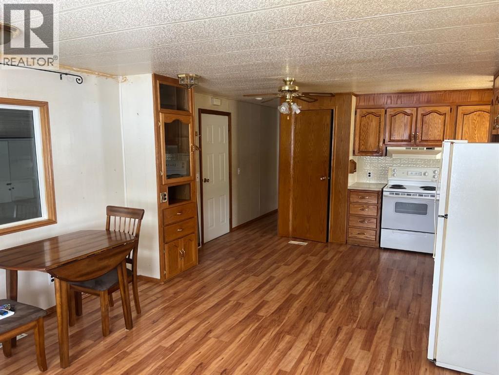 5503 49 Street, Camrose, Alberta  T4V 4J3 - Photo 7 - A2290602