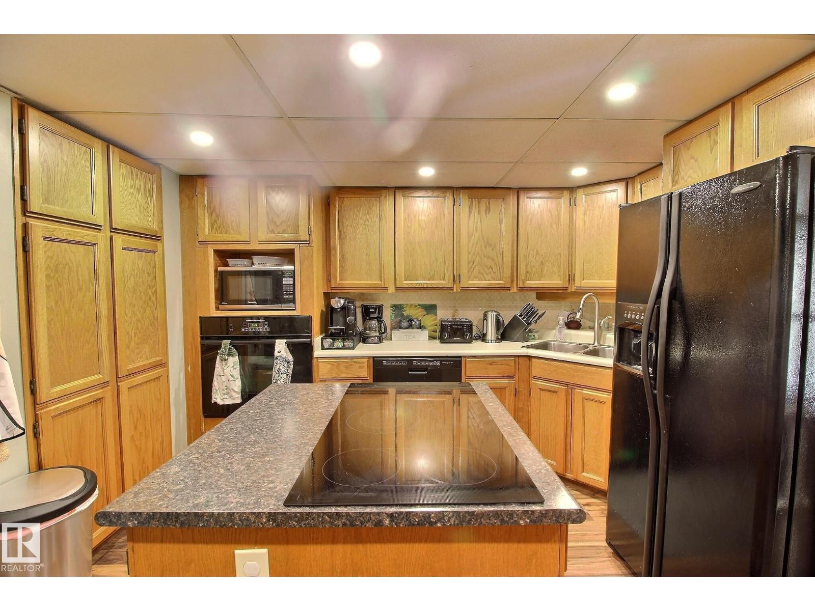 1035 109 St Nw Nw, Edmonton, Alberta  T6J 5G2 - Photo 11 - E4479946