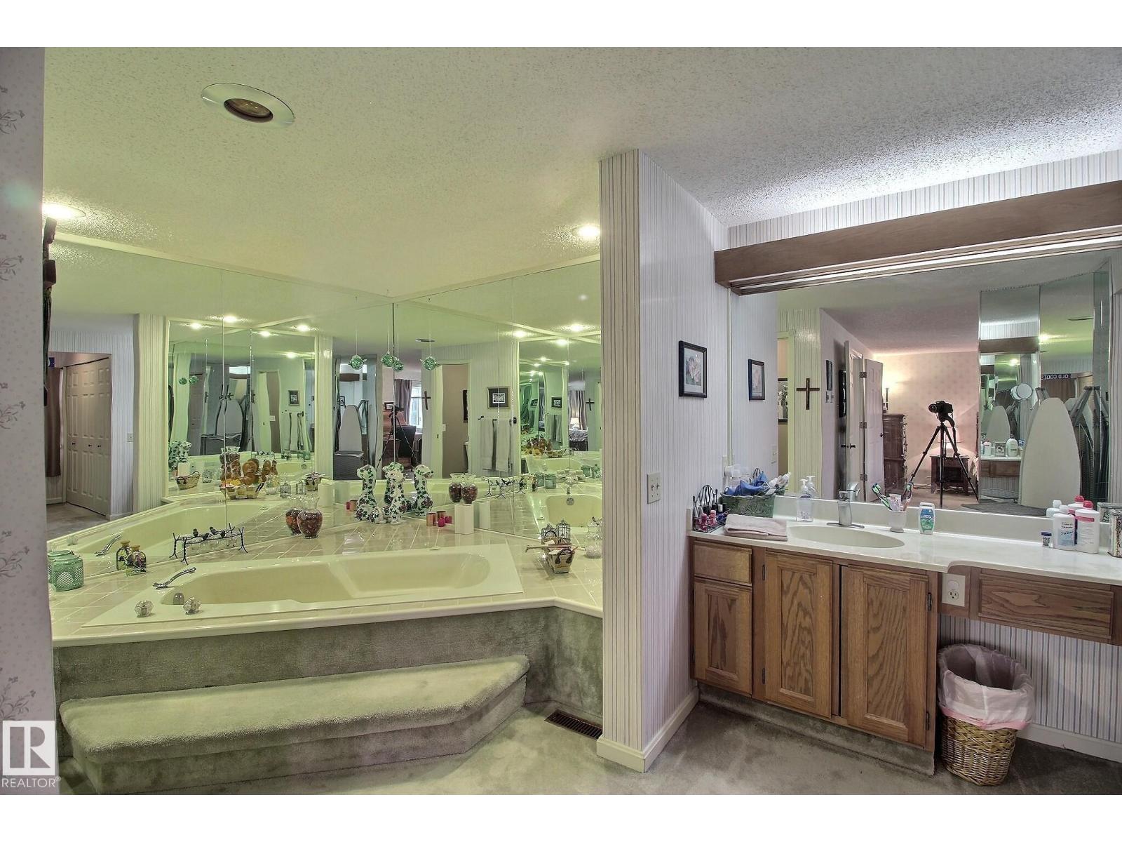 1035 109 St Nw Nw, Edmonton, Alberta  T6J 5G2 - Photo 25 - E4479946