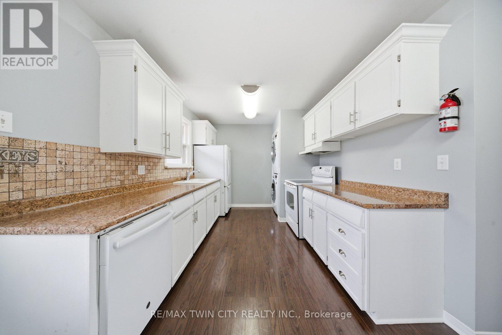 Upper - 138 Henry Street, Brantford, Ontario  N3S 5C7 - Photo 10 - X12942172