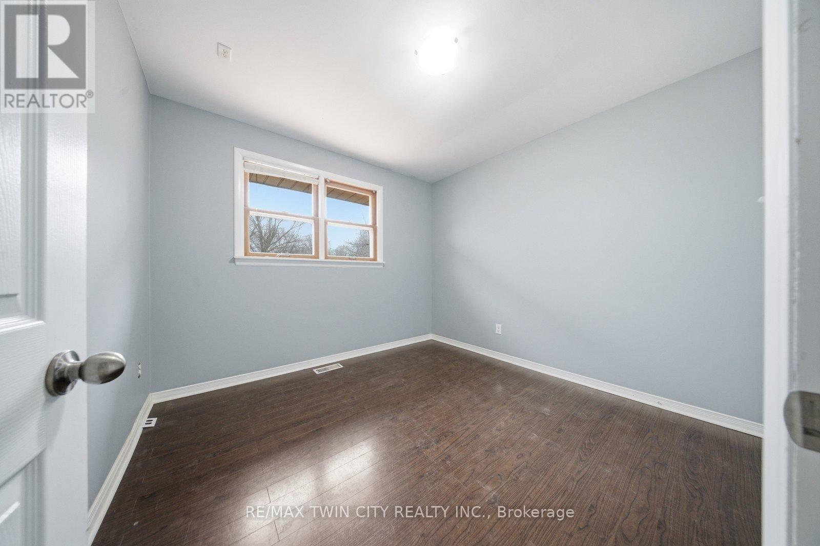 Upper - 138 Henry Street, Brantford, Ontario  N3S 5C7 - Photo 18 - X12942172