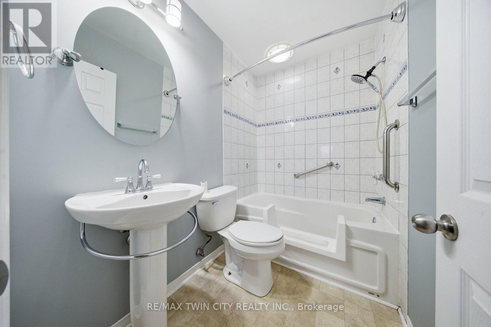 Upper - 138 Henry Street, Brantford, Ontario  N3S 5C7 - Photo 19 - X12942172