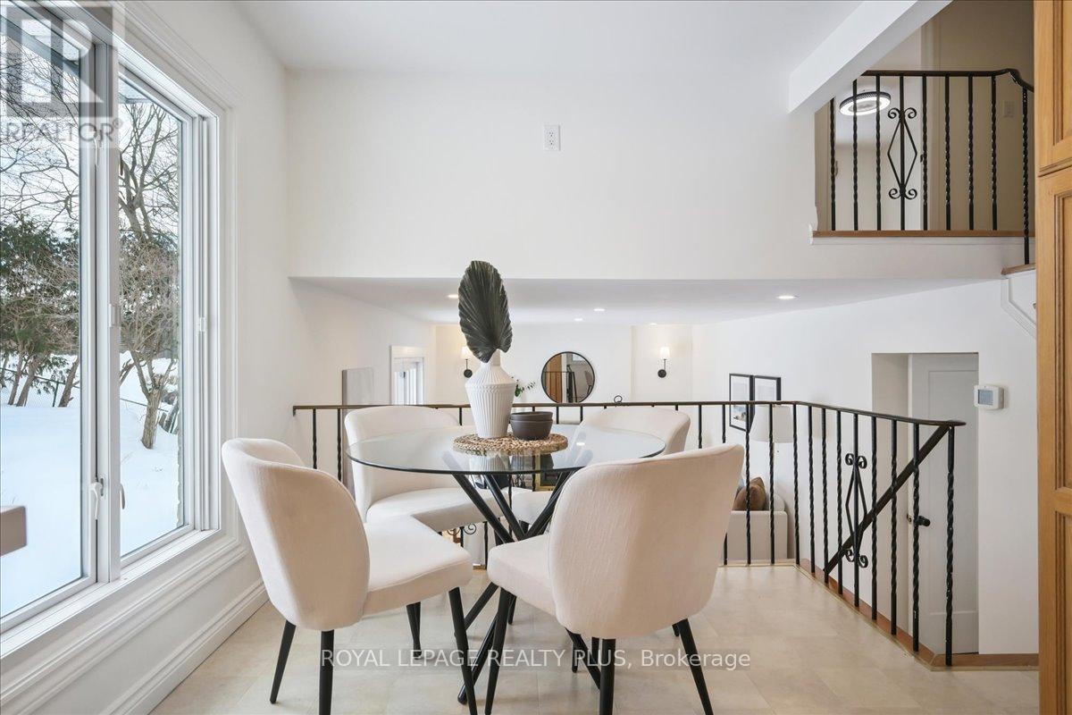 3655 Burnbrae Drive, Mississauga, Ontario  L5C 2R6 - Photo 18 - W12739286