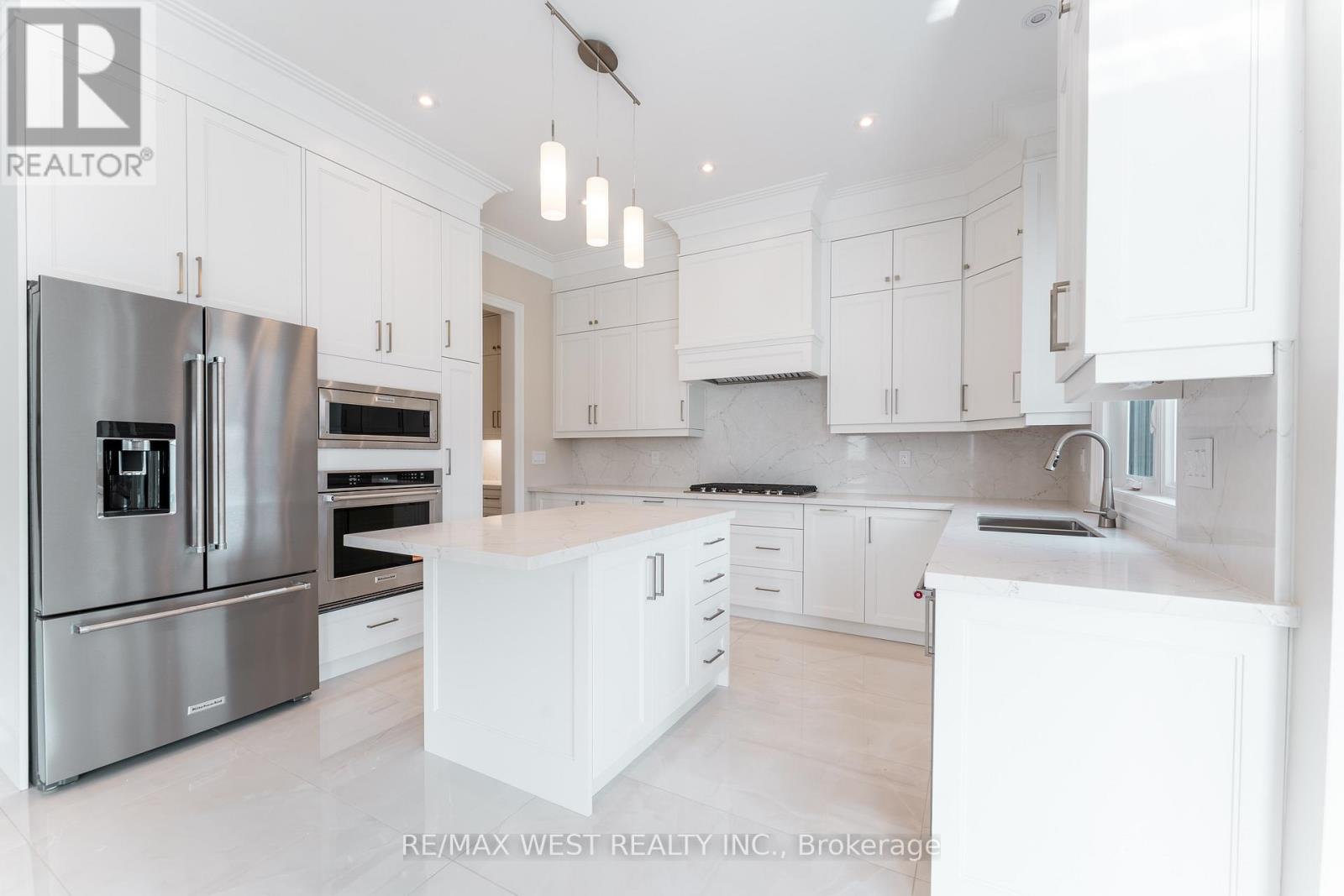 119 Jay Street, Toronto, Ontario M6L 2M3 - Photo 15 - W12937604