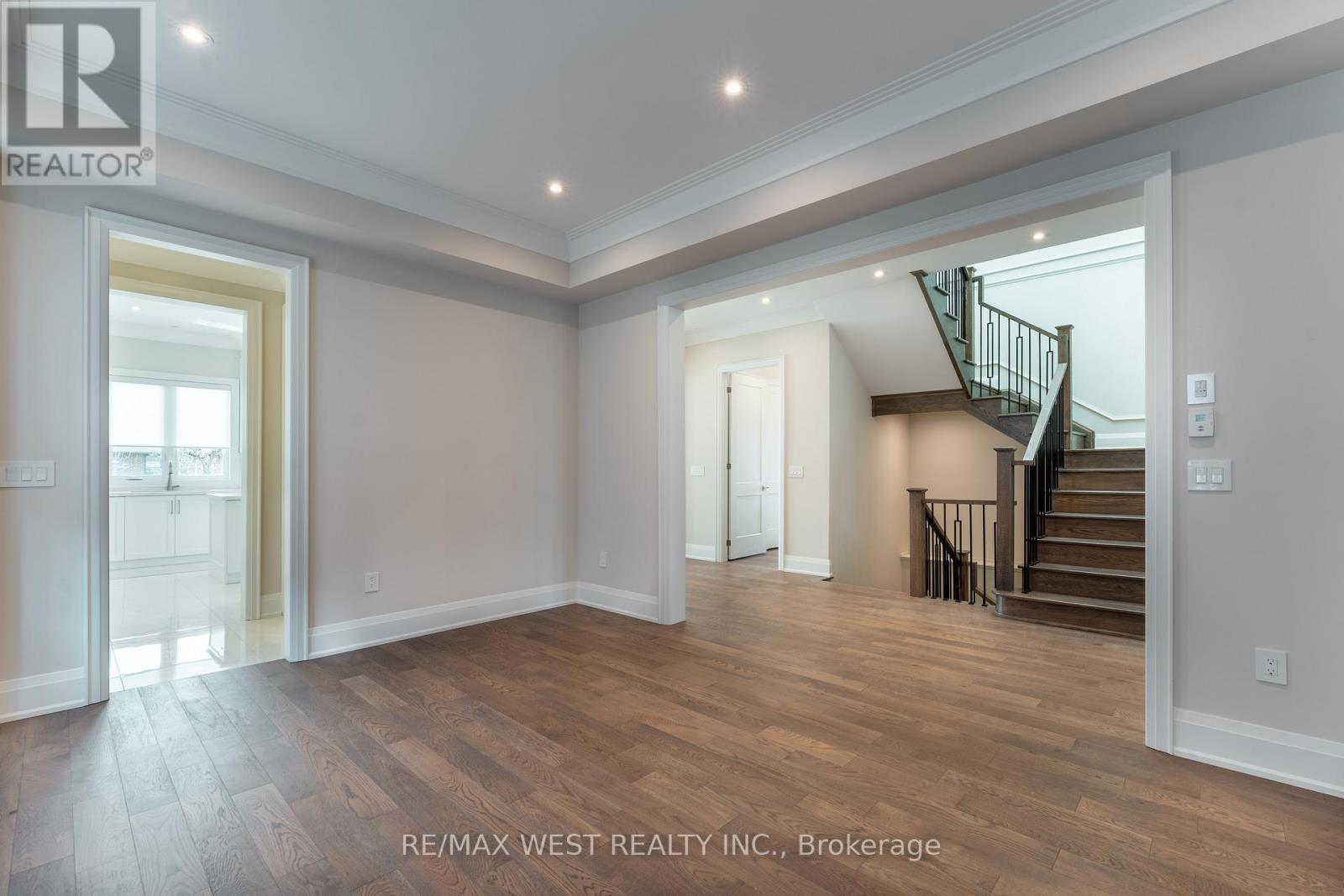 119 Jay Street, Toronto, Ontario M6L 2M3 - Photo 11 - W12937604