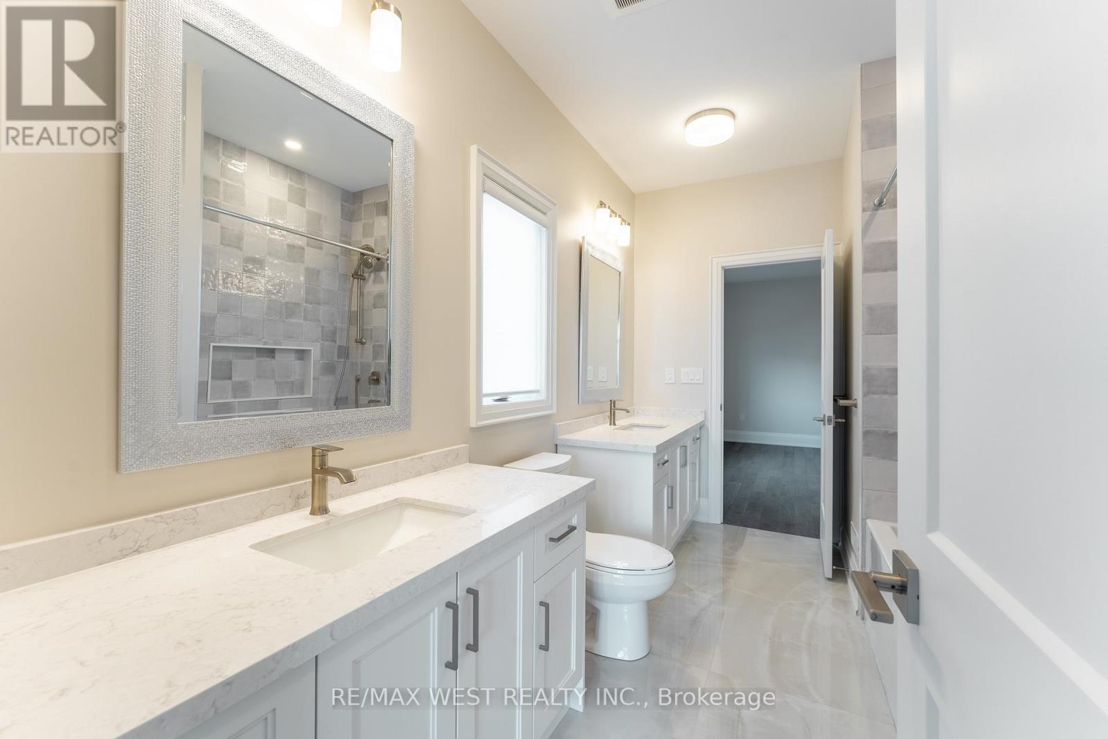 119 Jay Street, Toronto, Ontario M6L 2M3 - Photo 27 - W12937604