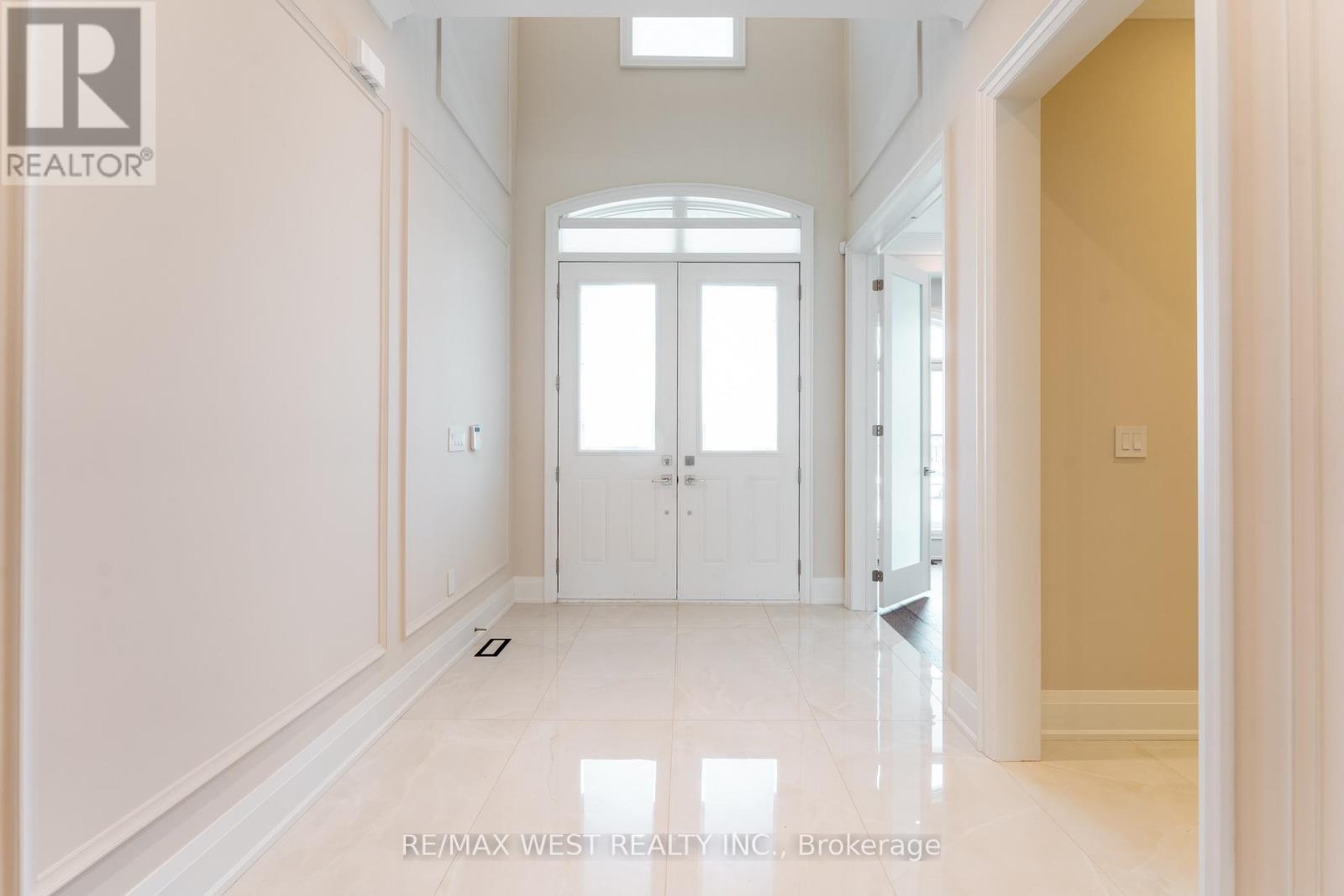 119 Jay Street, Toronto, Ontario M6L 2M3 - Photo 4 - W12937604