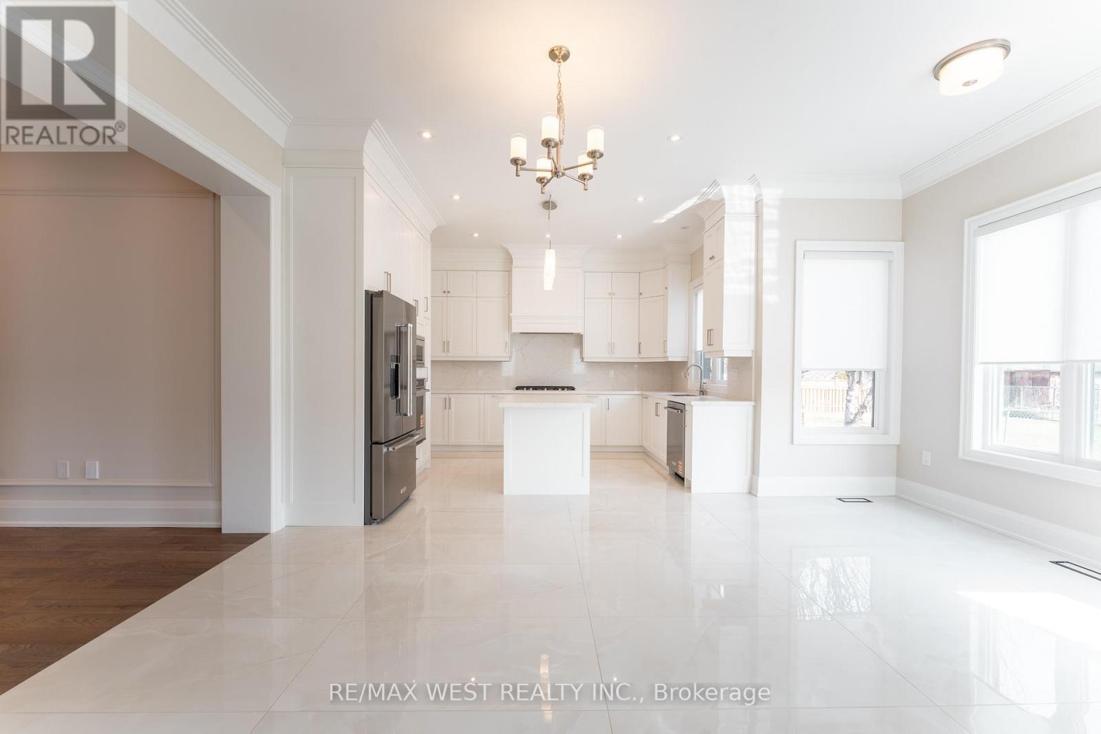 119 Jay Street, Toronto, Ontario M6L 2M3 - Photo 14 - W12937604