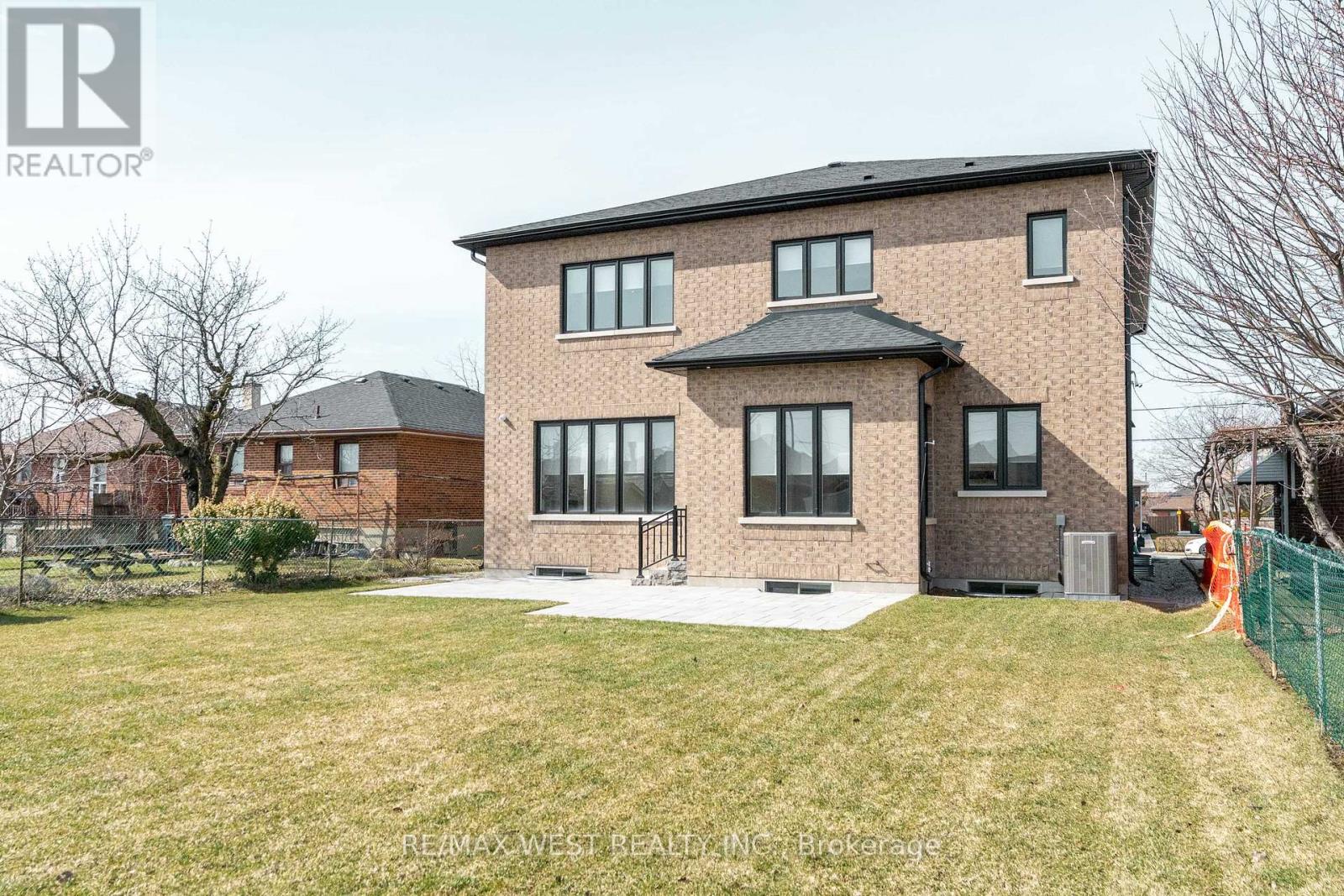 119 Jay Street, Toronto, Ontario M6L 2M3 - Photo 44 - W12937604