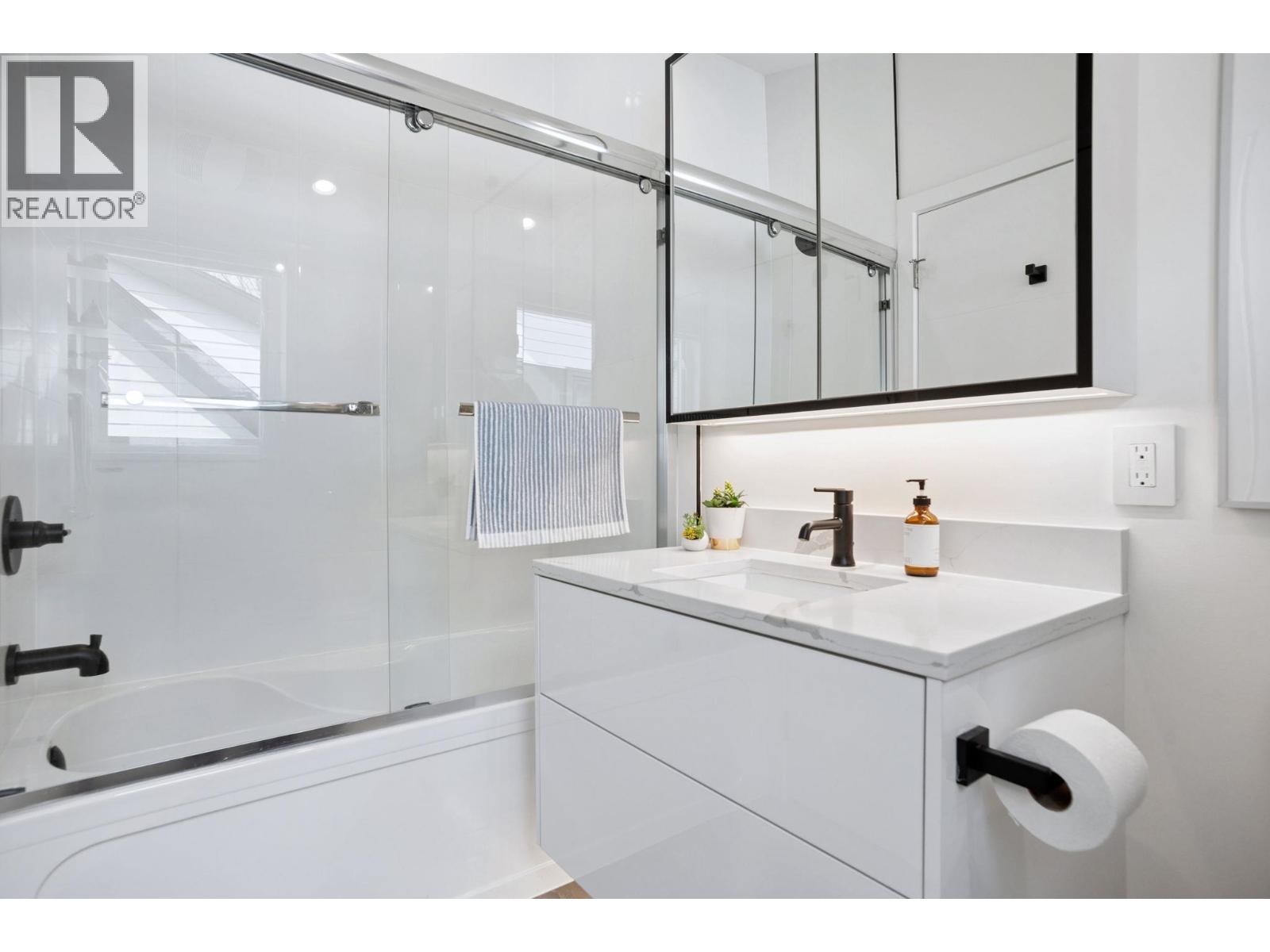 4419 Welwyn Street, Vancouver, British Columbia  V5N 3Z3 - Photo 13 - R3105766