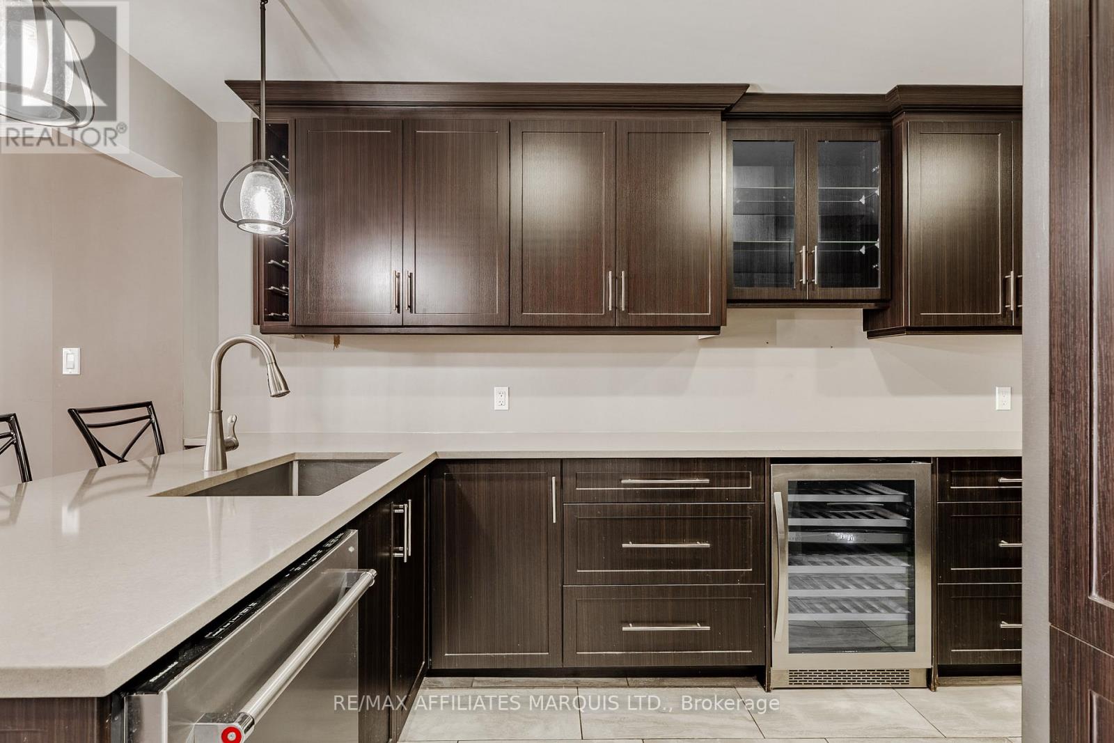 110 Heritage Pl Place, Cornwall, Ontario  K6J 5V5 - Photo 4 - X12942184