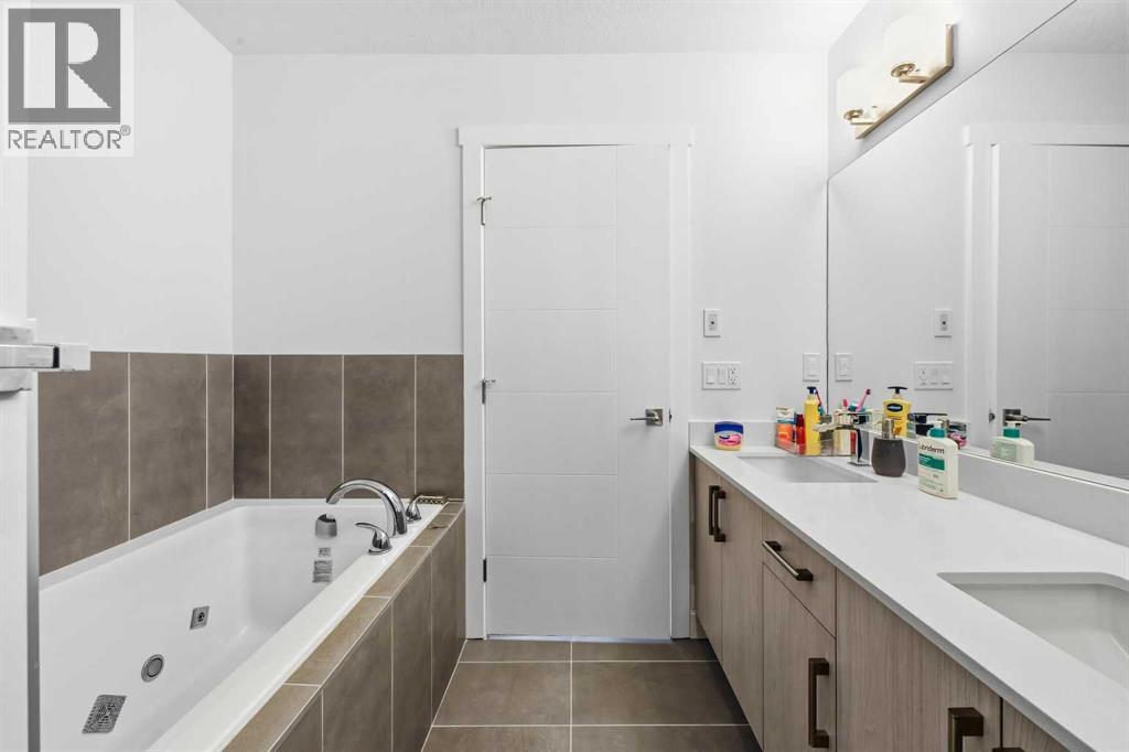 21 Cornerbrook Lane NE, Calgary, Alberta  T3N 2H1 - Photo 22 - A2278523