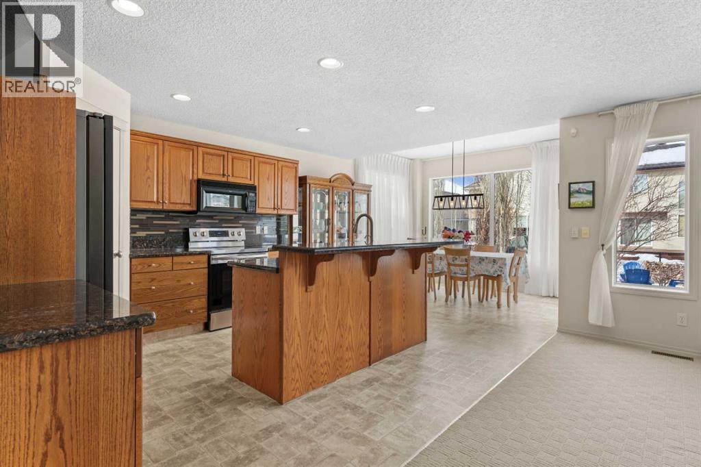 98 Cougarstone Close Sw, Calgary, Alberta  T3H 5W3 - Photo 11 - A2292774