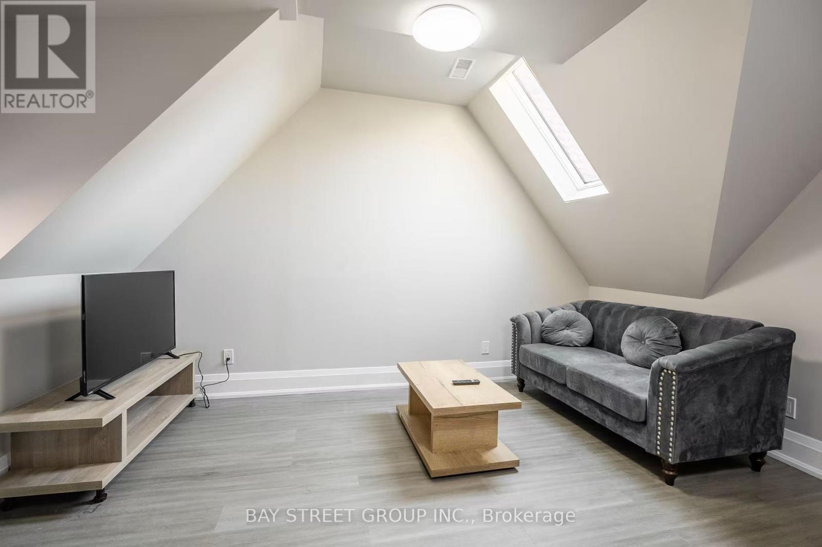 109 Spadina Road, Toronto, Ontario  M5R 2T1 - Photo 3 - C12942188