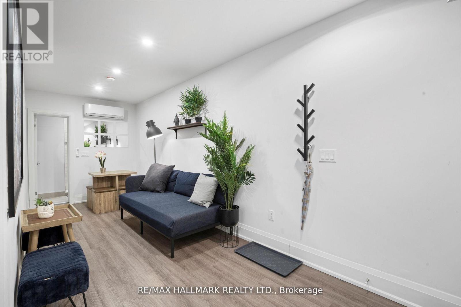 12 - 595 St Clair Avenue W, Toronto, Ontario M6C 1A3 - Photo 13 - C12942204