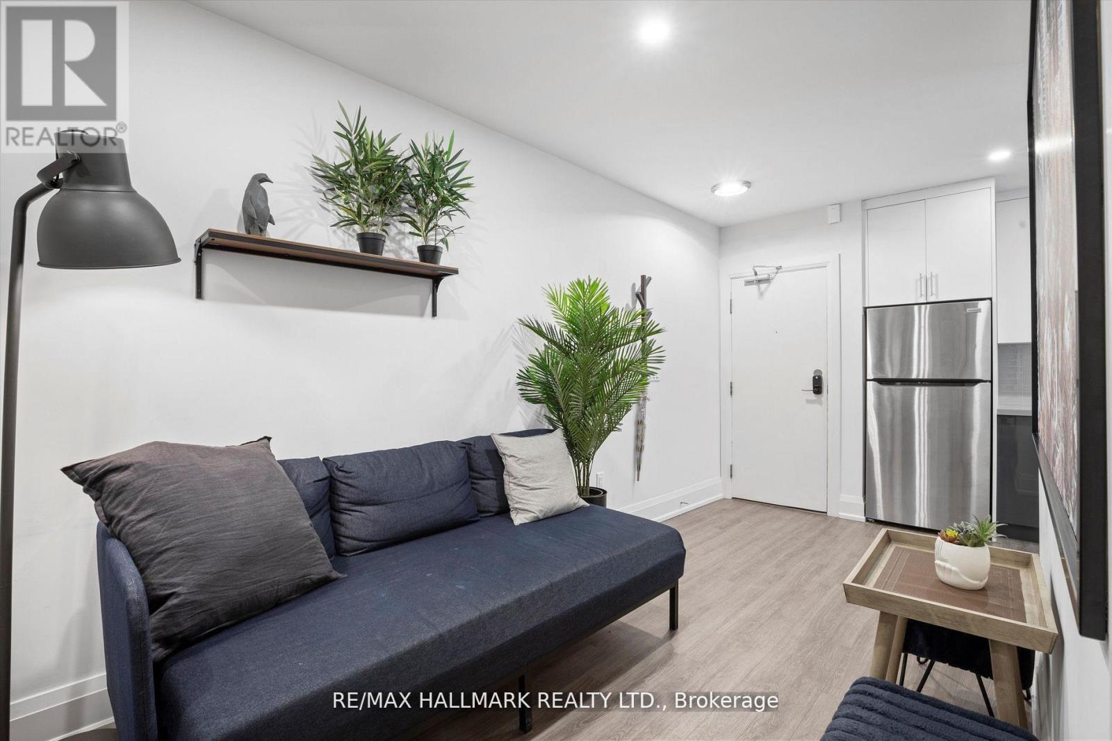 12 - 595 St Clair Avenue W, Toronto, Ontario M6C 1A3 - Photo 15 - C12942204