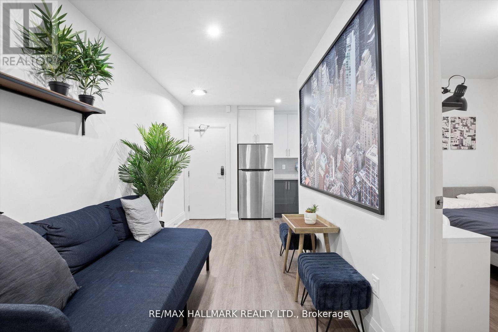 12 - 595 St Clair Avenue W, Toronto, Ontario M6C 1A3 - Photo 16 - C12942204