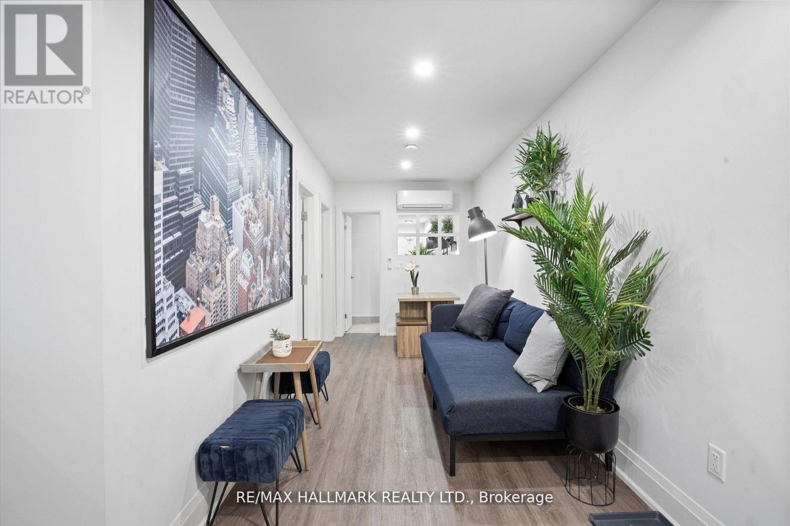 12 - 595 St Clair Avenue W, Toronto, Ontario M6C 1A3 - Photo 2 - C12942204