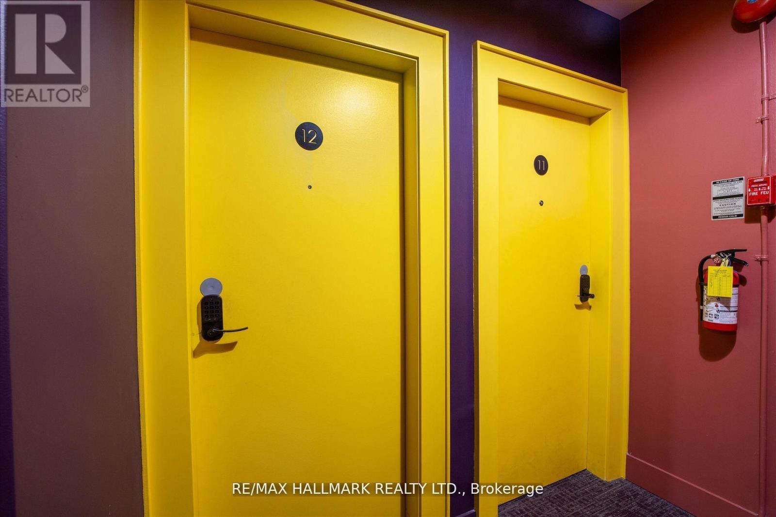 12 - 595 St Clair Avenue W, Toronto, Ontario M6C 1A3 - Photo 4 - C12942204