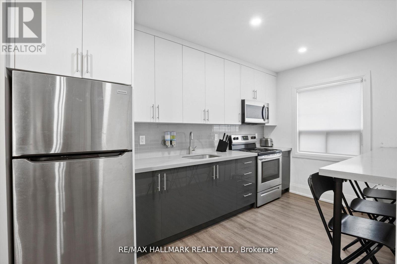 12 - 595 St Clair Avenue W, Toronto, Ontario M6C 1A3 - Photo 6 - C12942204