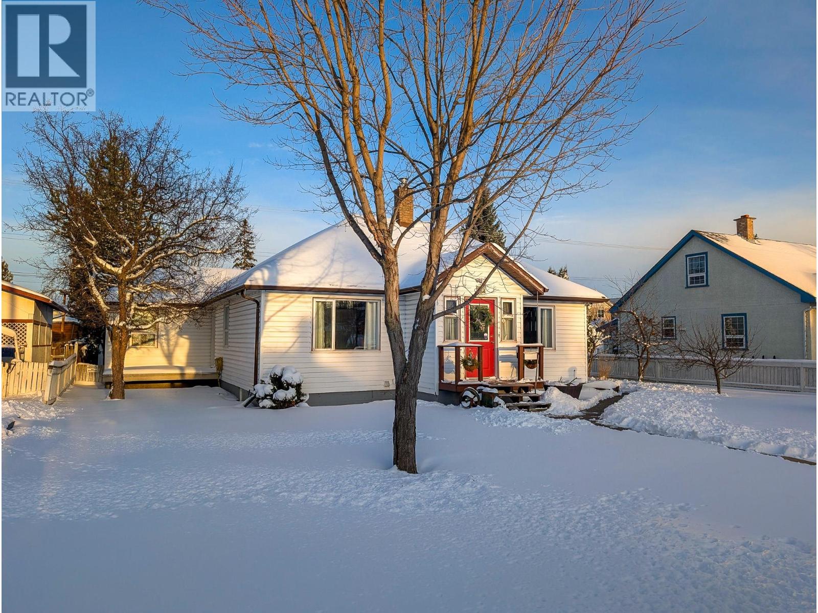 910 Burden Street, Prince George, British Columbia  V2M 2H9 - Photo 2 - R3104613