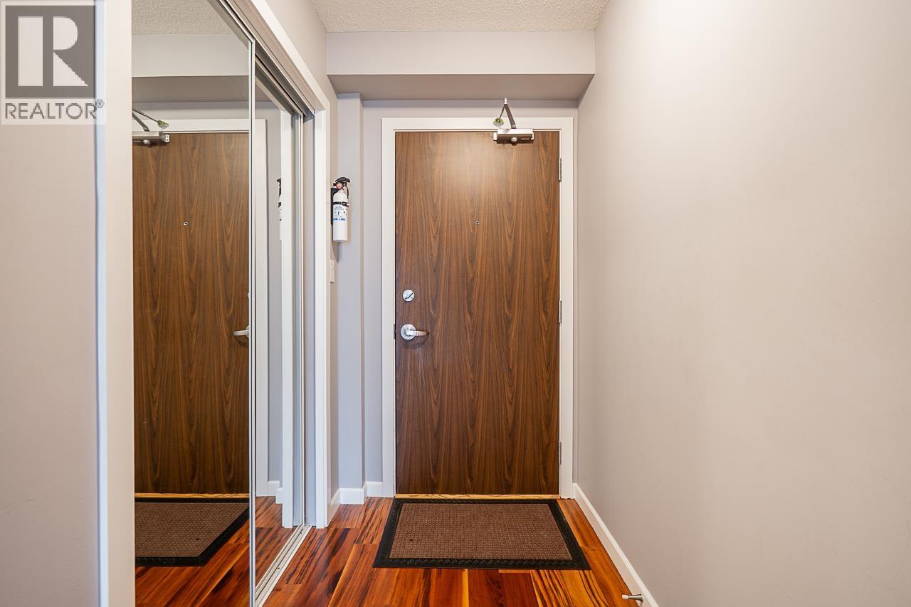 407 295 Guildford Way, Port Moody, British Columbia  V3H 5N3 - Photo 2 - R3105659