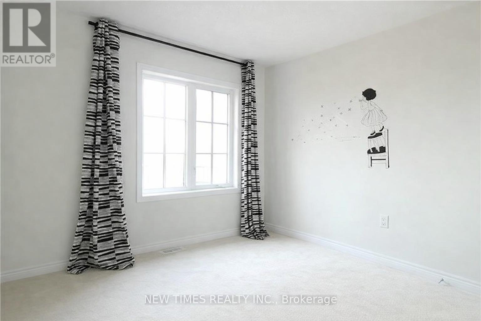 6 Coventry Court, Richmond Hill, Ontario  L4C 0X1 - Photo 3 - N12942190