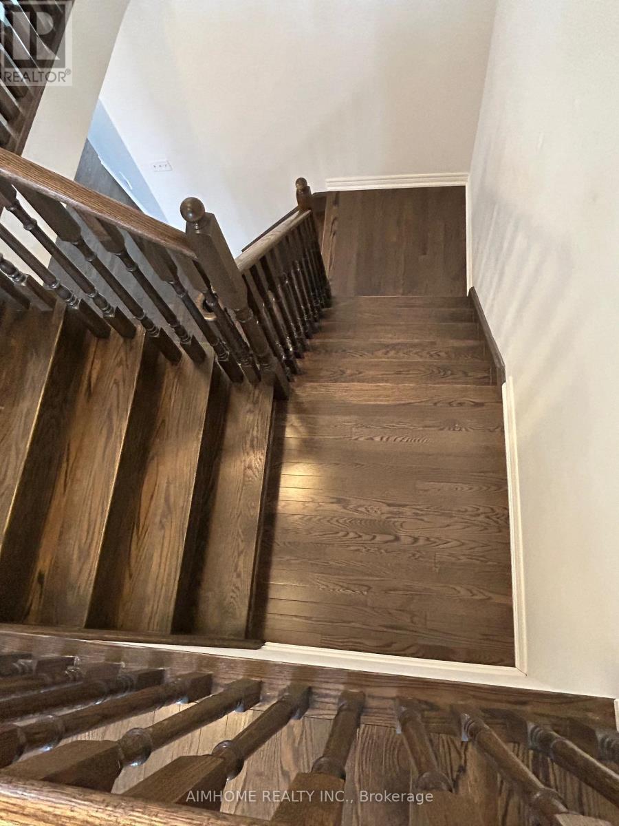 1202 Atkins Drive, Newmarket, Ontario  L3X 0A8 - Photo 13 - N12942210