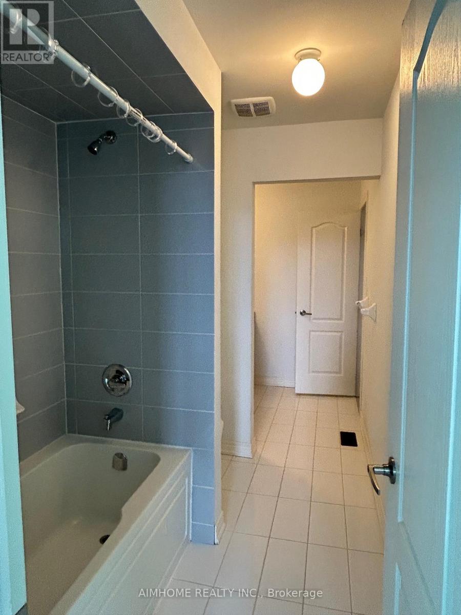 1202 Atkins Drive, Newmarket, Ontario  L3X 0A8 - Photo 28 - N12942210