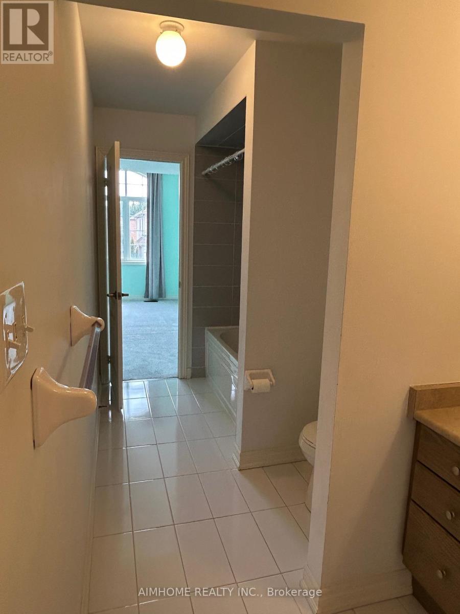 1202 Atkins Drive, Newmarket, Ontario  L3X 0A8 - Photo 29 - N12942210