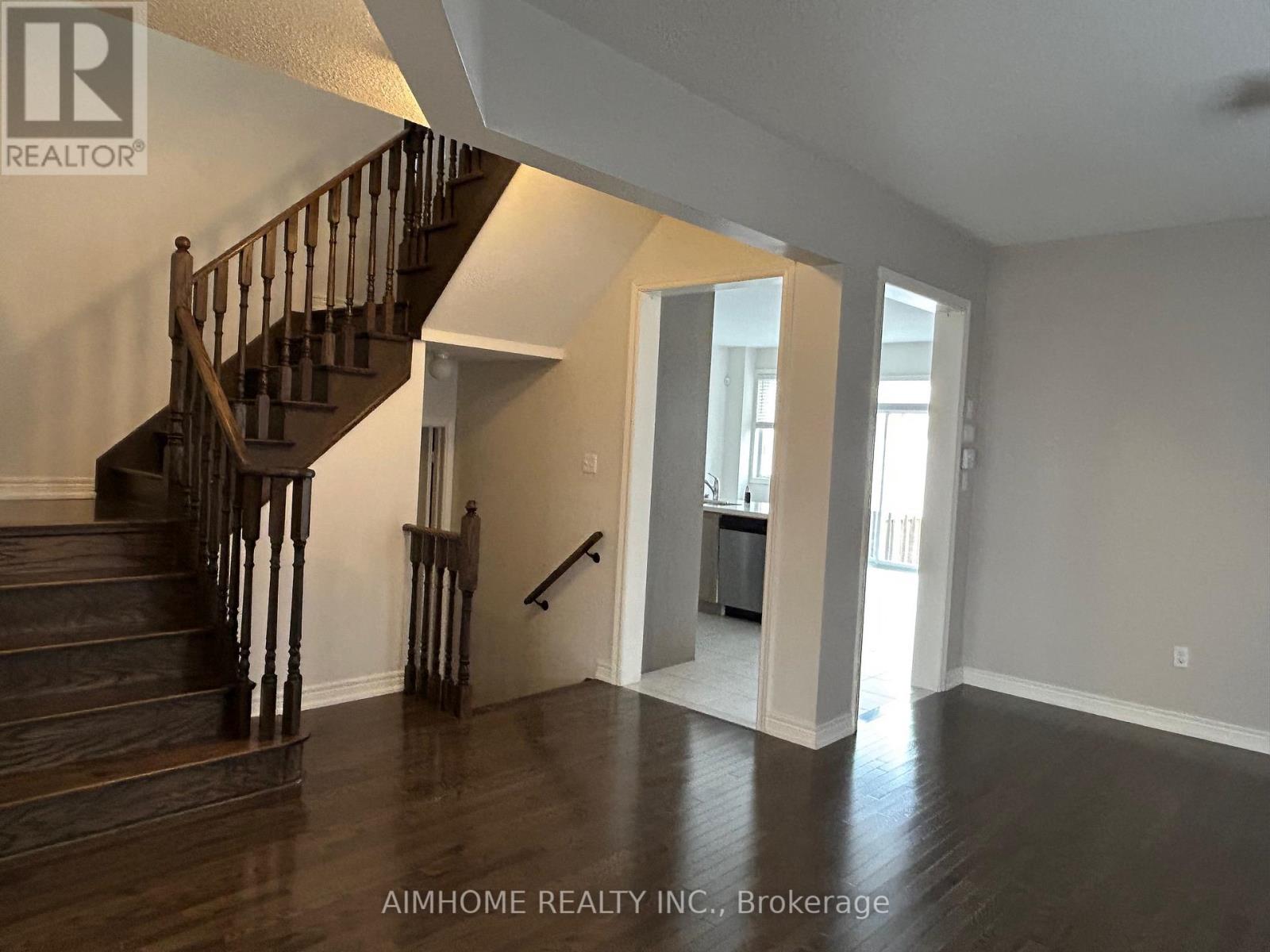 1202 Atkins Drive, Newmarket, Ontario  L3X 0A8 - Photo 4 - N12942210