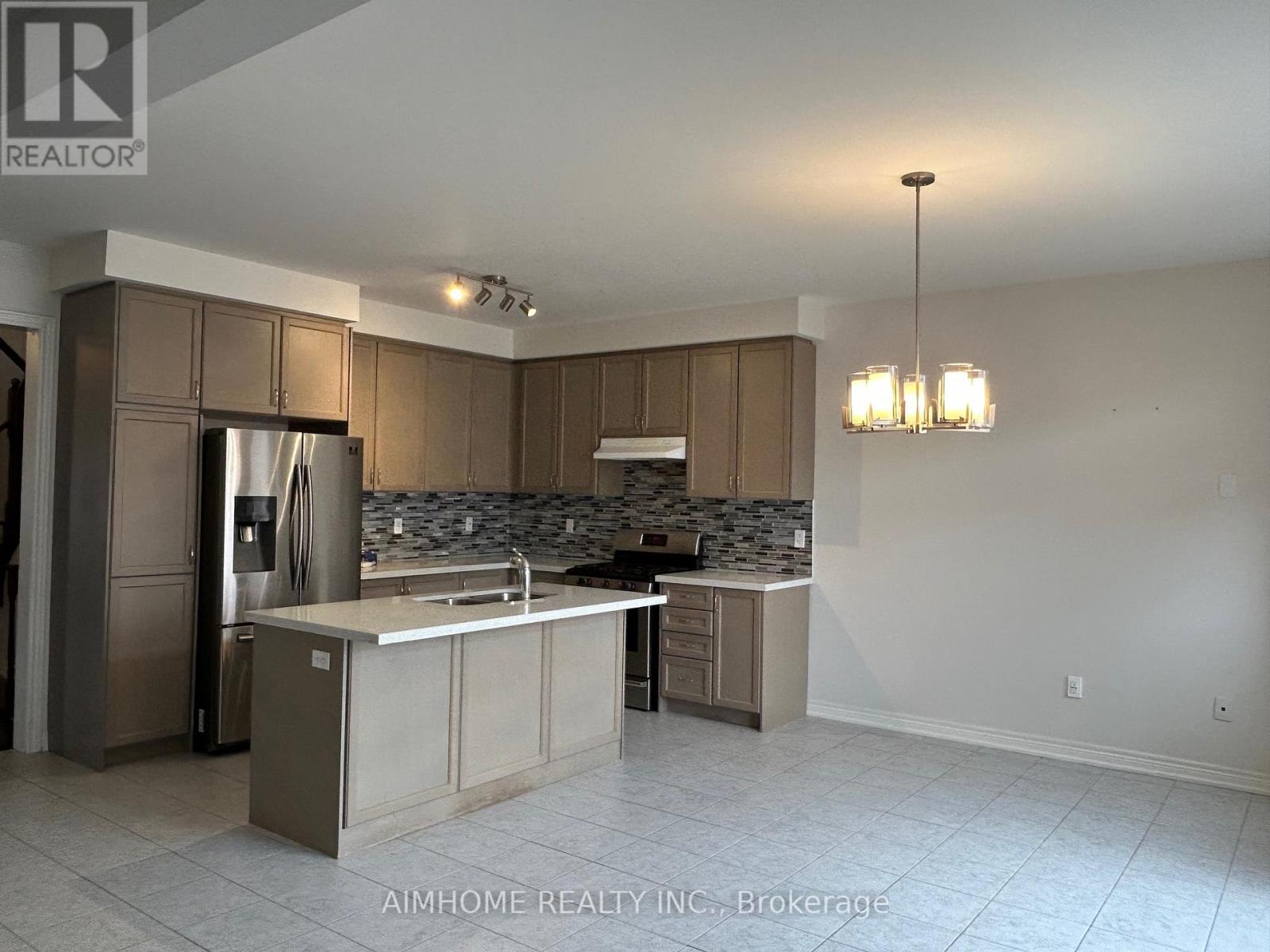 1202 Atkins Drive, Newmarket, Ontario  L3X 0A8 - Photo 6 - N12942210