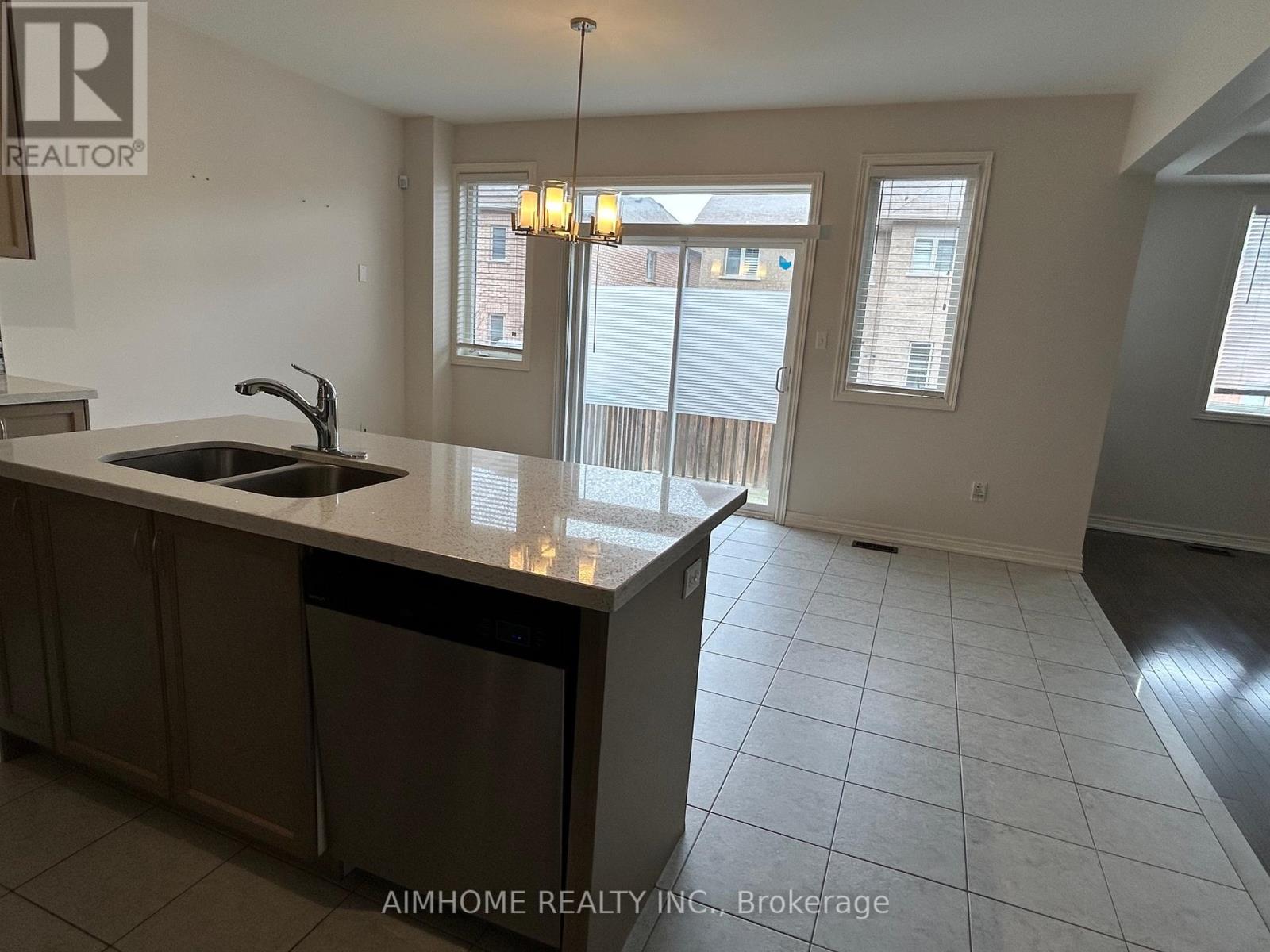 1202 Atkins Drive, Newmarket, Ontario  L3X 0A8 - Photo 8 - N12942210