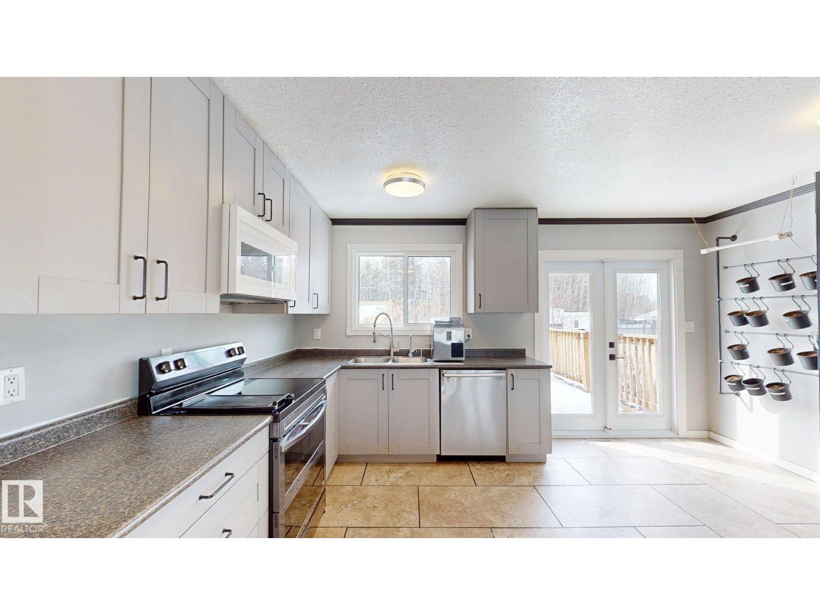 4616 56 St, Drayton Valley, Alberta  T7A 1K1 - Photo 12 - E4479956