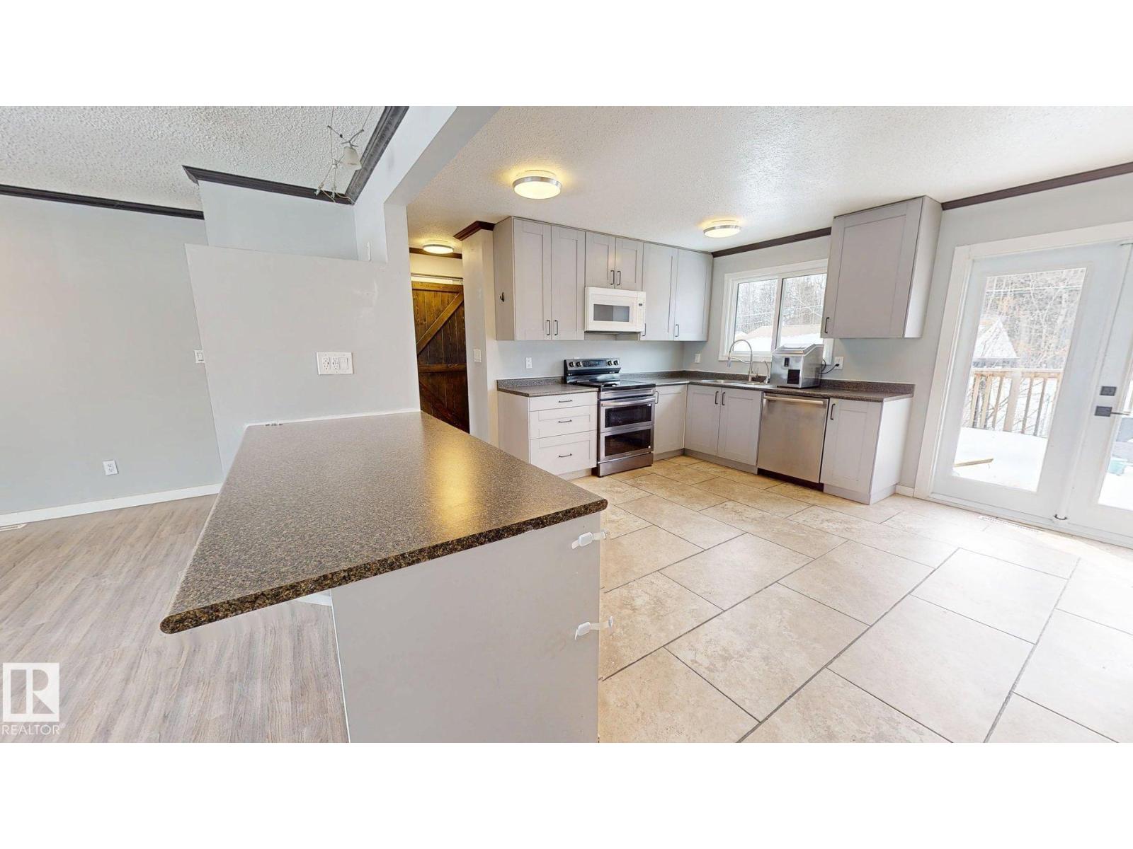 4616 56 St, Drayton Valley, Alberta  T7A 1K1 - Photo 6 - E4479956