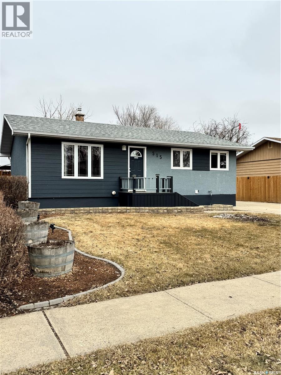 515 3rd AVENUE NW, Weyburn, Saskatchewan