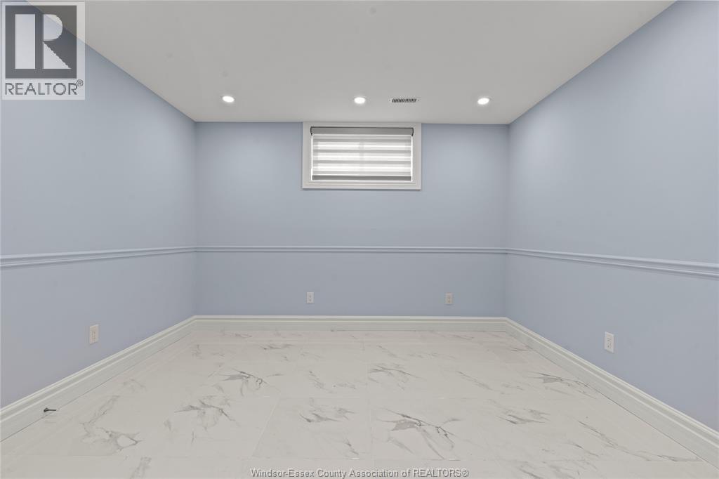 6990 Disputed, Lasalle, Ontario  N9H 0A4 - Photo 36 - 24021877