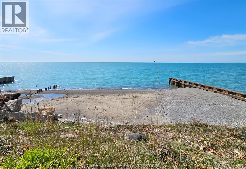 395 Towanda Boulevard, Erieau, Ontario  N0P 1A0 - Photo 8 - 25008186