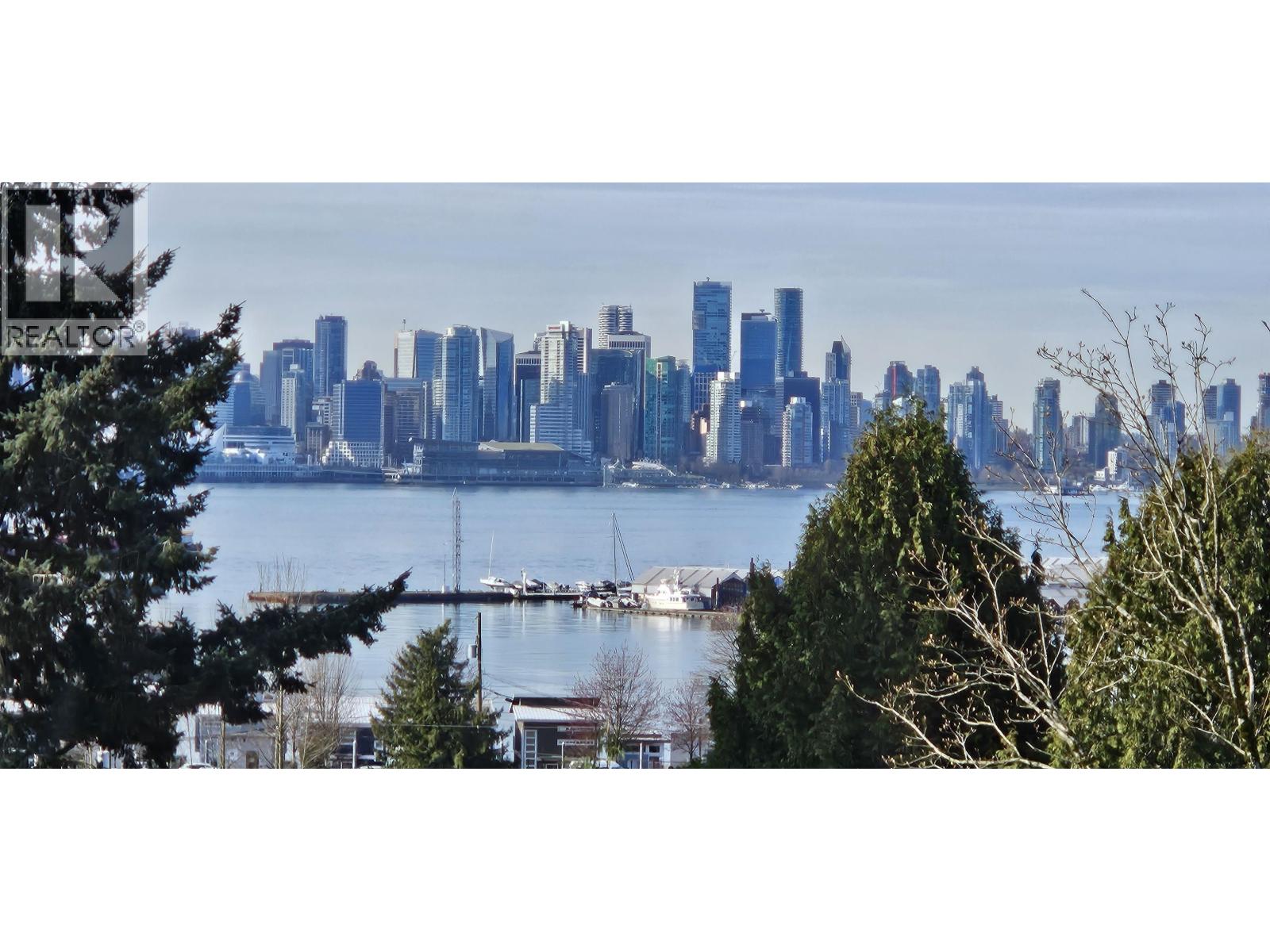 311 212 Forbes Avenue, North Vancouver, British Columbia  V7M 3E5 - Photo 2 - R3103713