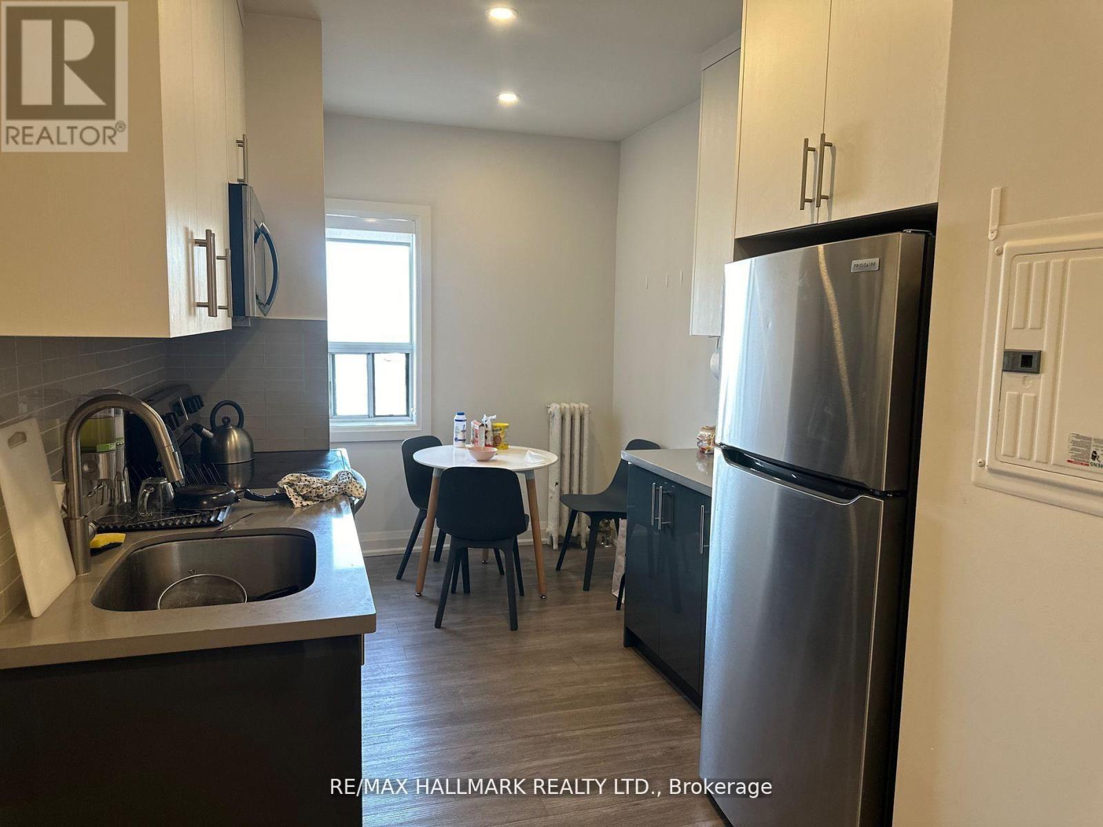 11 - 595 St Clair Avenue W, Toronto, Ontario  M6C 1A3 - Photo 8 - C12942214