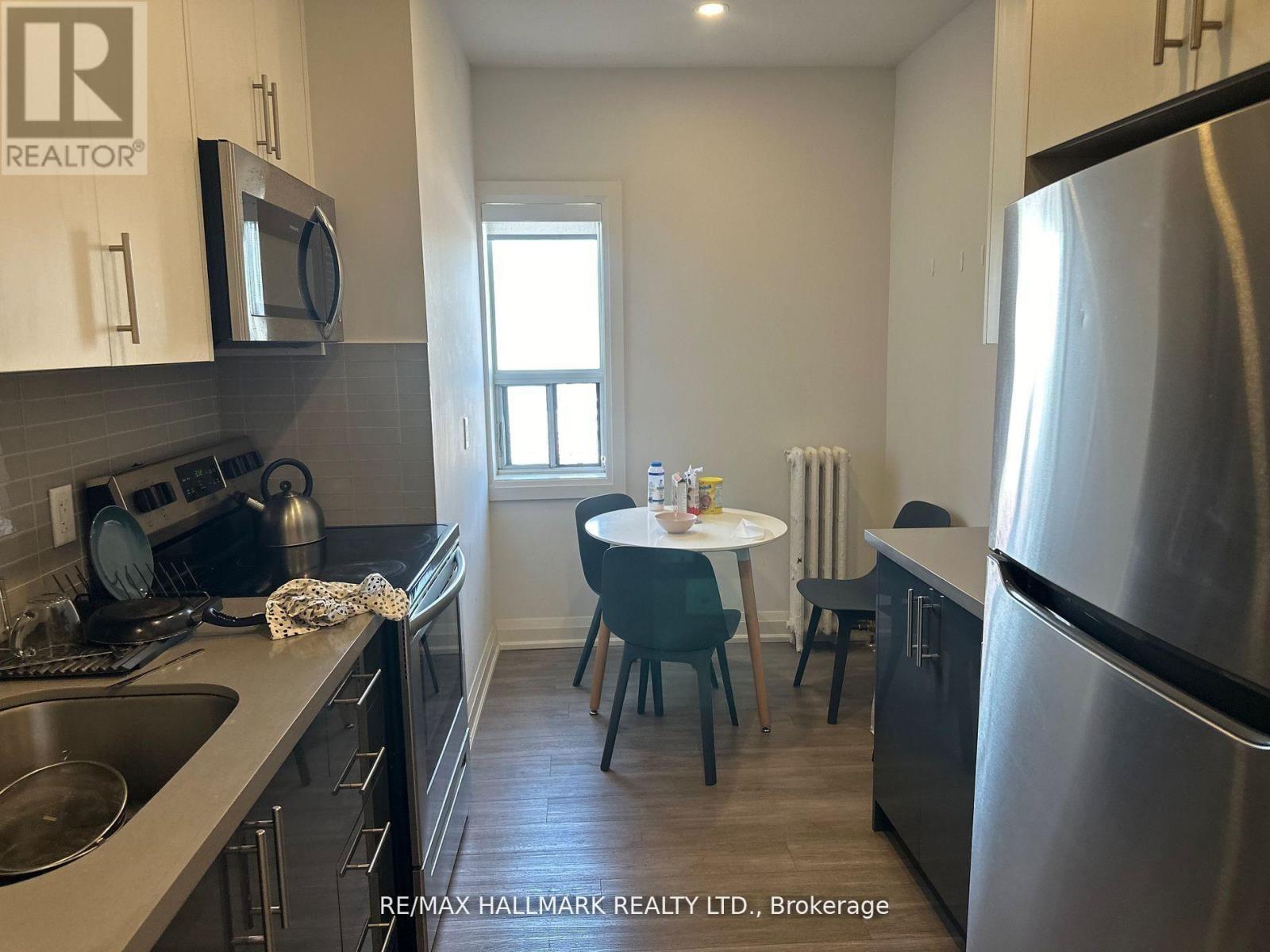 11 - 595 St Clair Avenue W, Toronto, Ontario  M6C 1A3 - Photo 9 - C12942214